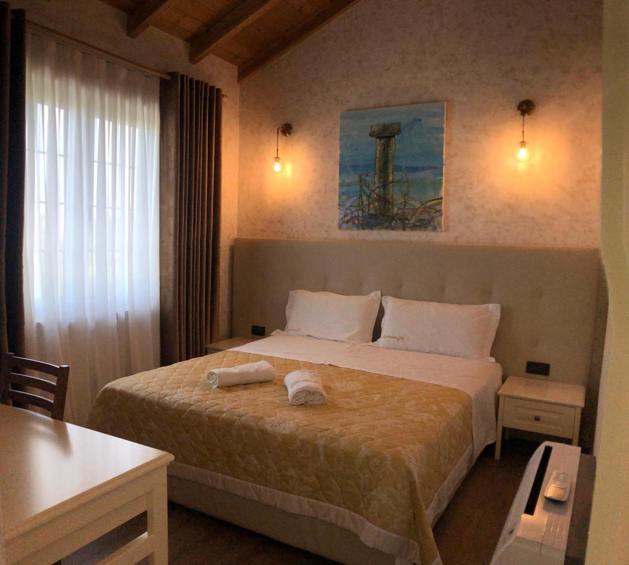 Agroturizem Eldi Hotel Fier Buitenkant foto