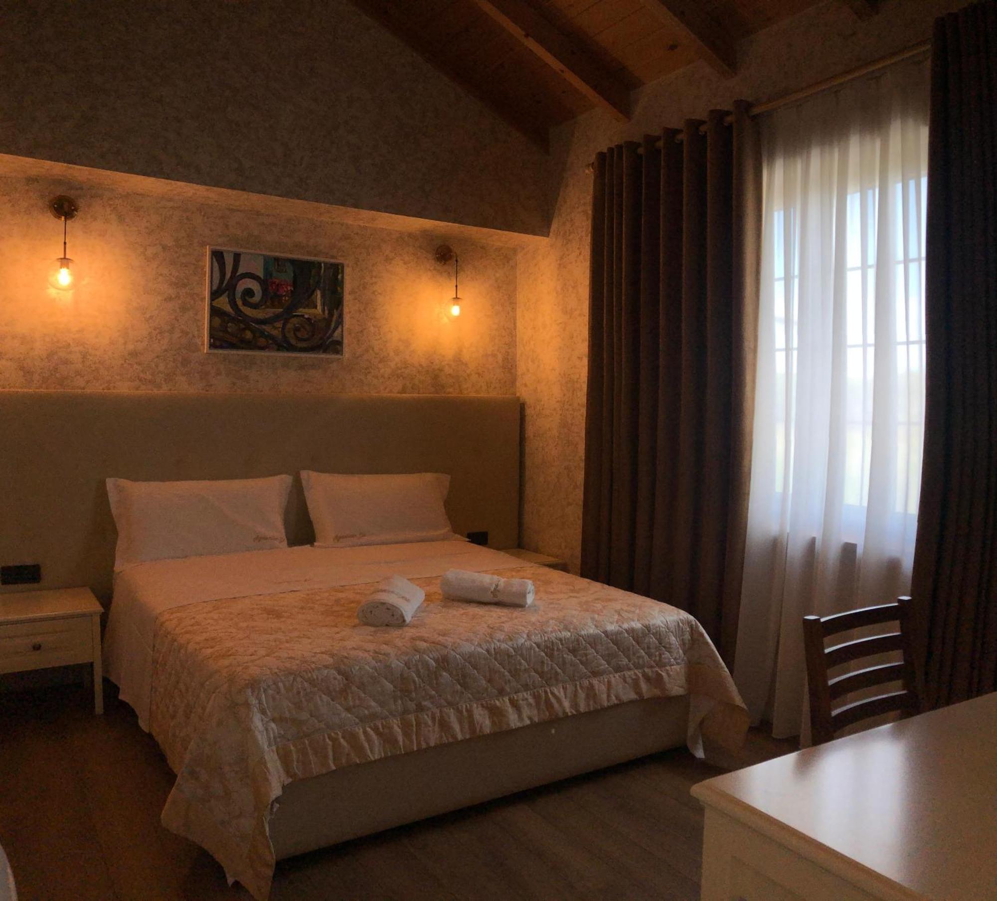 Agroturizem Eldi Hotel Fier Buitenkant foto