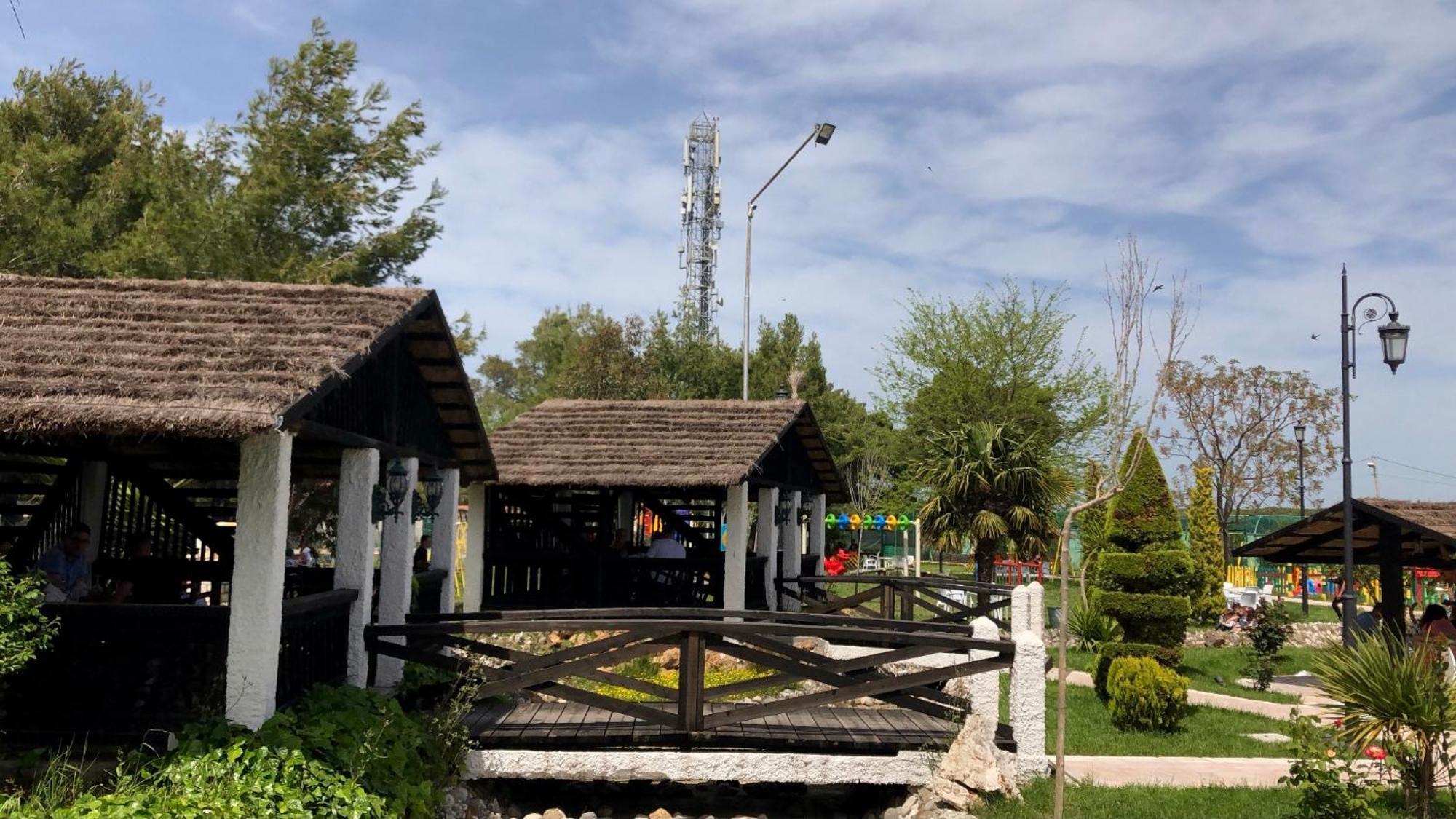 Agroturizem Eldi Hotel Fier Buitenkant foto