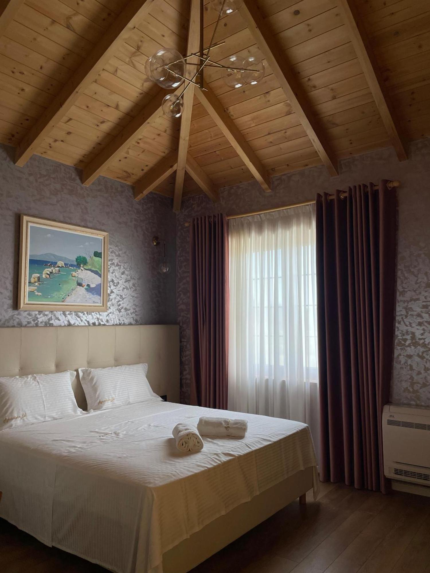 Agroturizem Eldi Hotel Fier Buitenkant foto