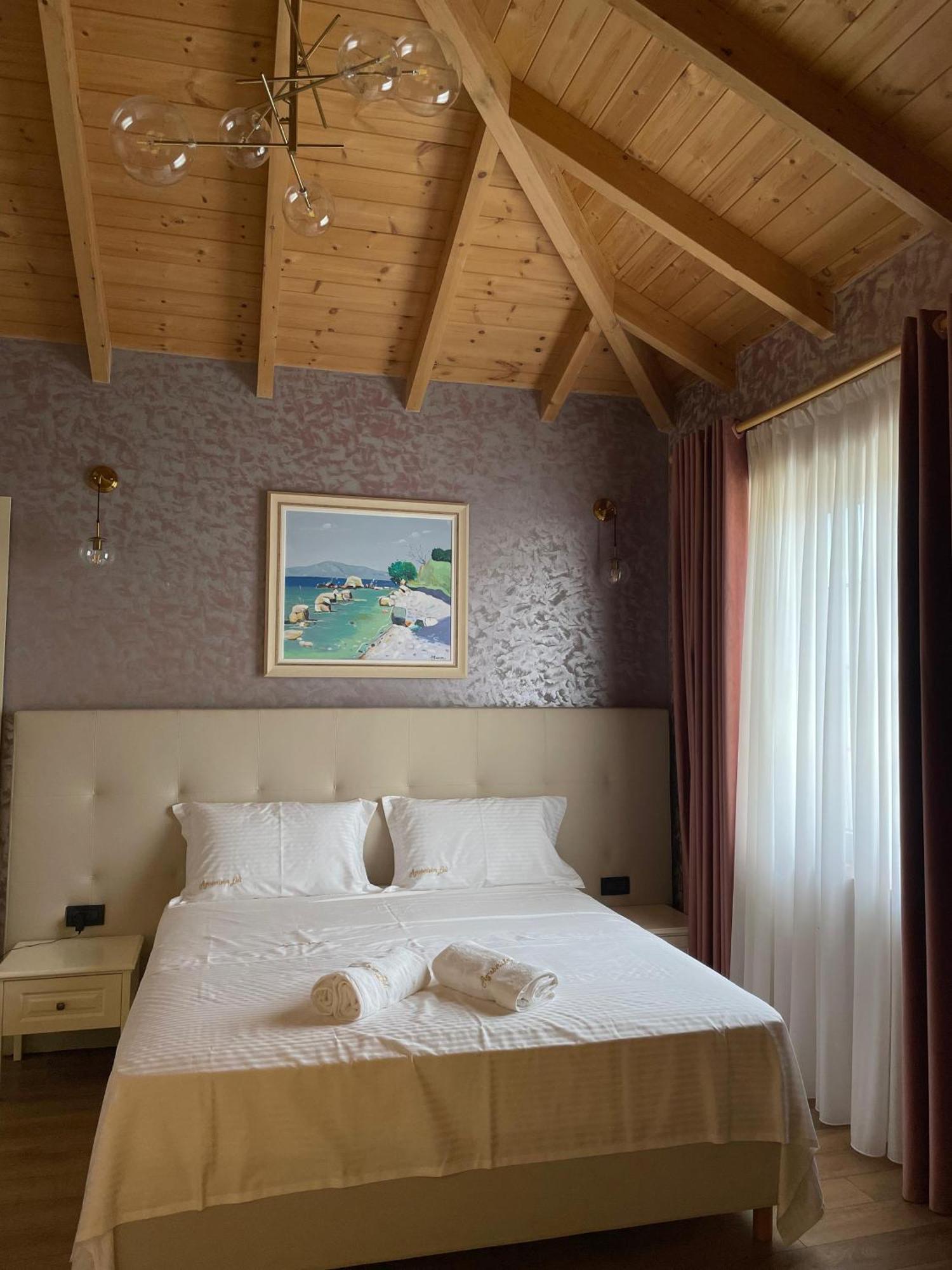Agroturizem Eldi Hotel Fier Buitenkant foto