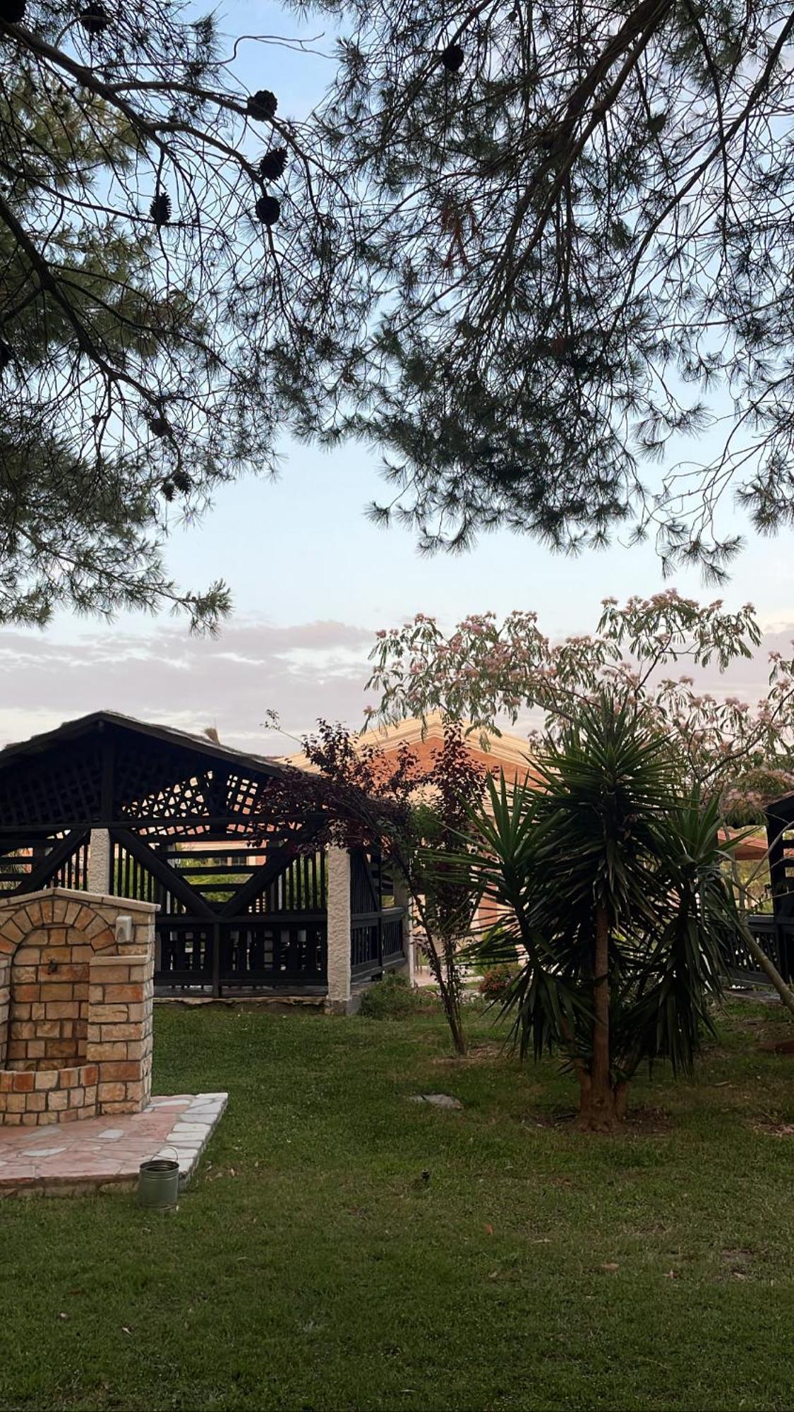 Agroturizem Eldi Hotel Fier Buitenkant foto