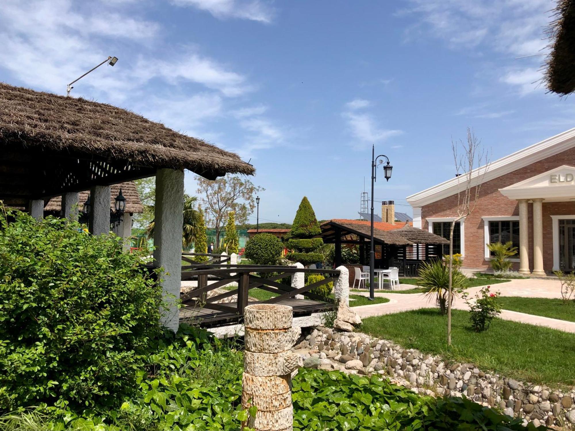 Agroturizem Eldi Hotel Fier Buitenkant foto